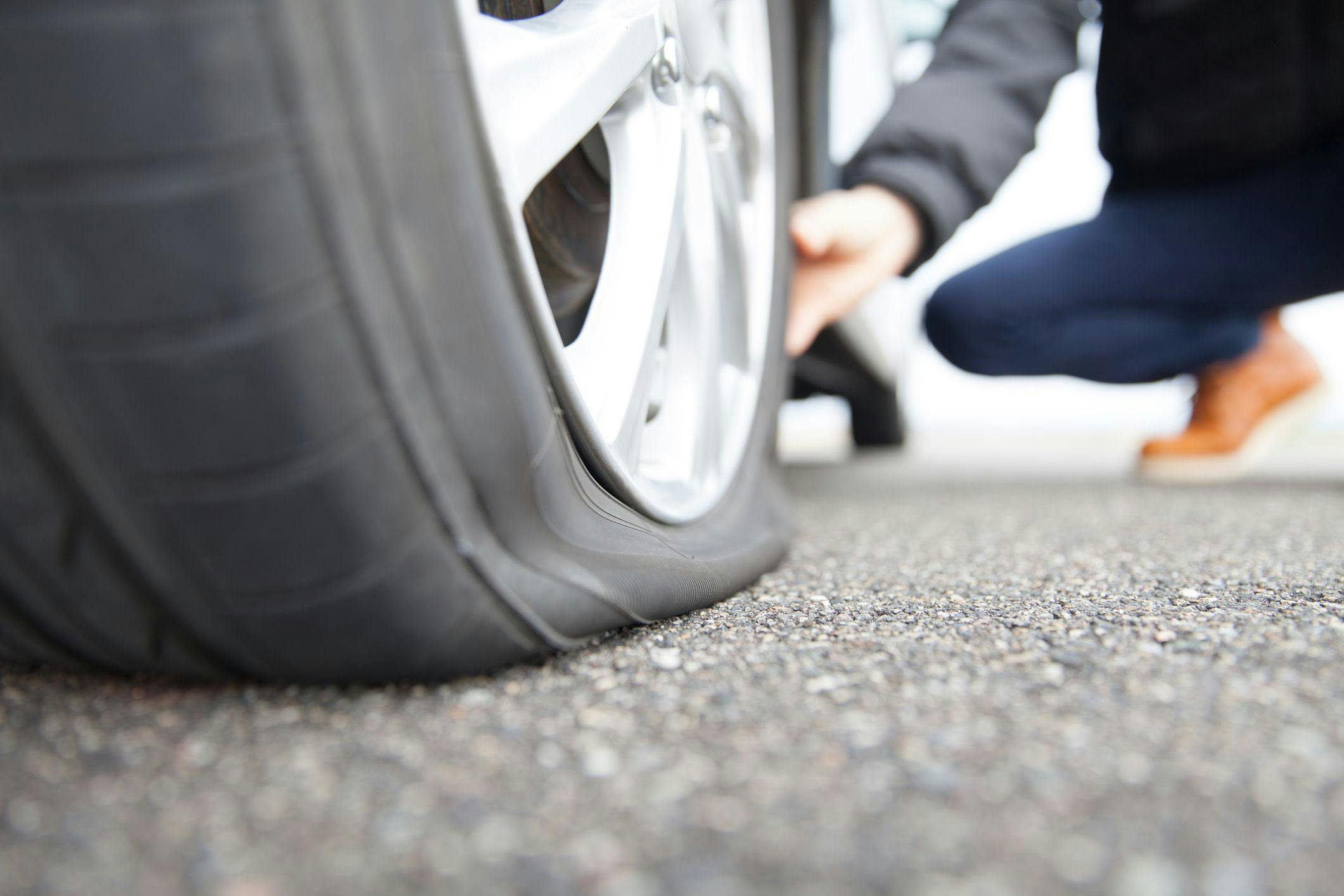 Pneu crevé : que faire en cas de crevaison d'un des pneus ?